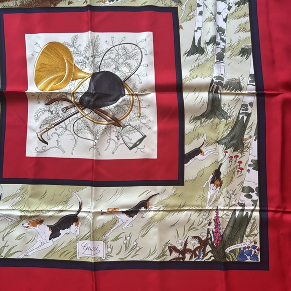 Gucci Scarf, 100% silk, hunting scene. - Picture 3 of 5